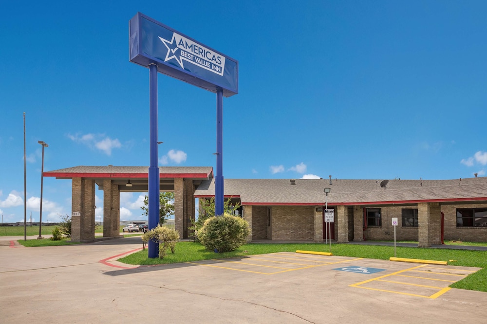 Americas Best Value Inn Lockhart TX (ex OYO Hotel) 31/40