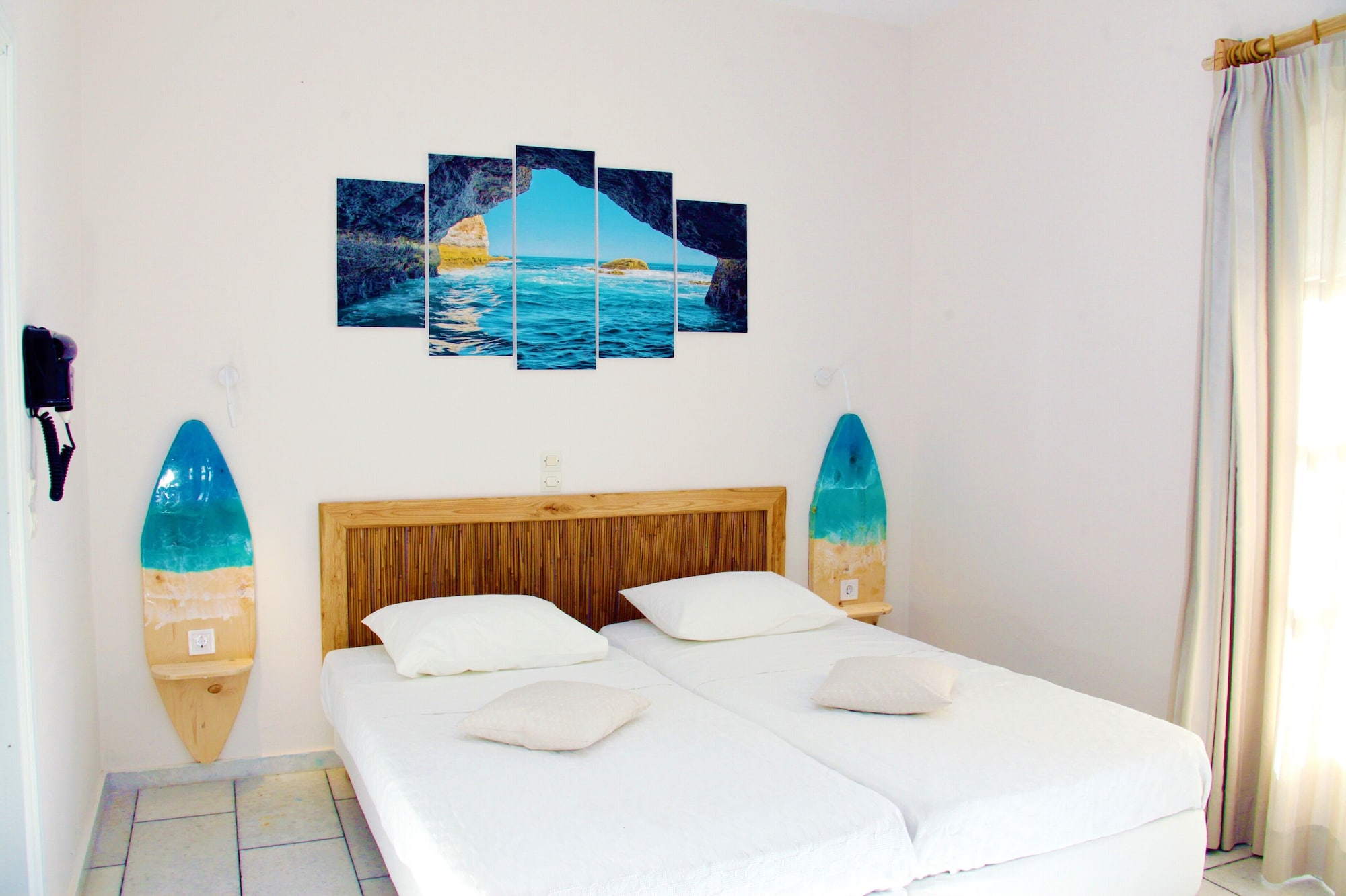 DELUXE, STUDIO, SUITE