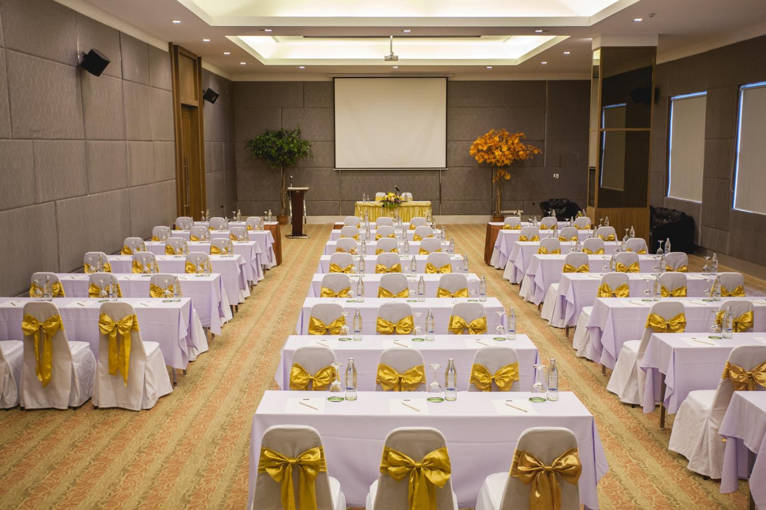 Royal Nakhara Hotel Nongkhai 44/50