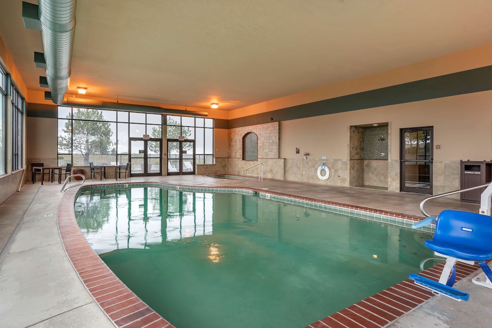 Best Western Premier Pasco Inn & Suites 30/64