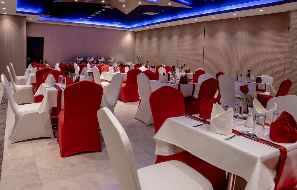 Raha Grand Hotel (ex Hive Hotel) 21/27