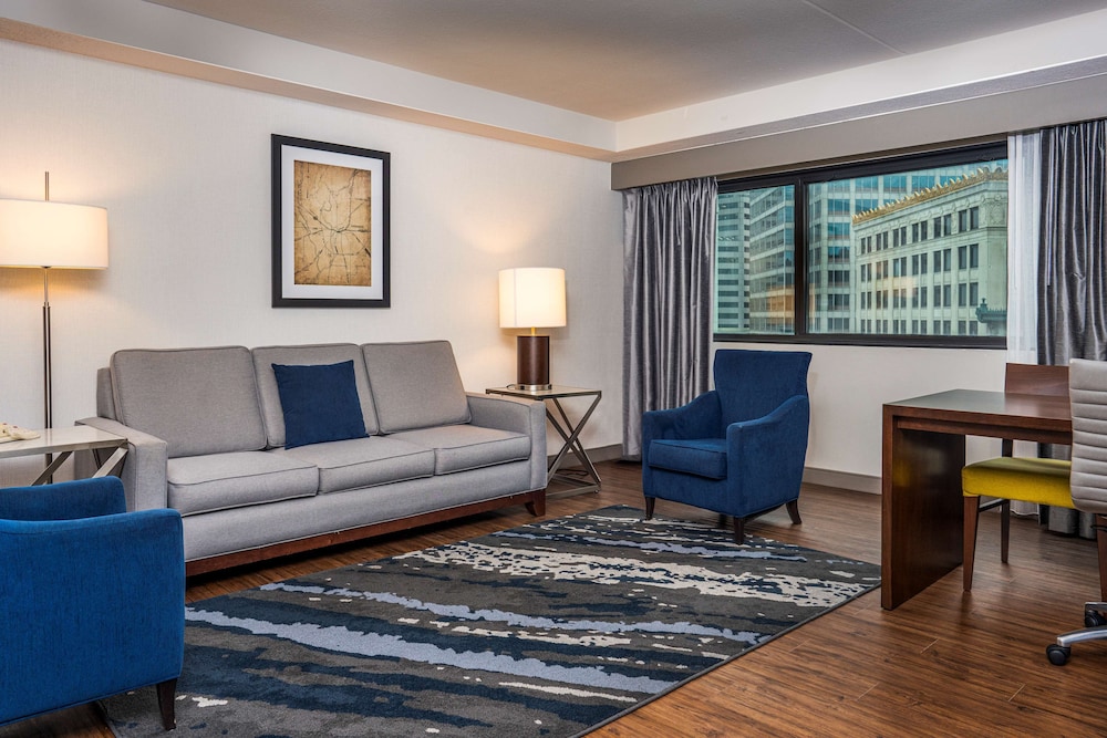Embassy Suites Indianapolis Downtown 33/75