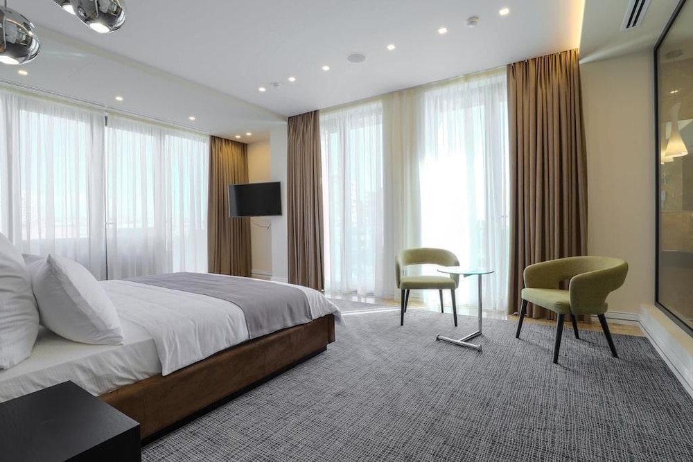 Aghababyan S Hotel 20/77
