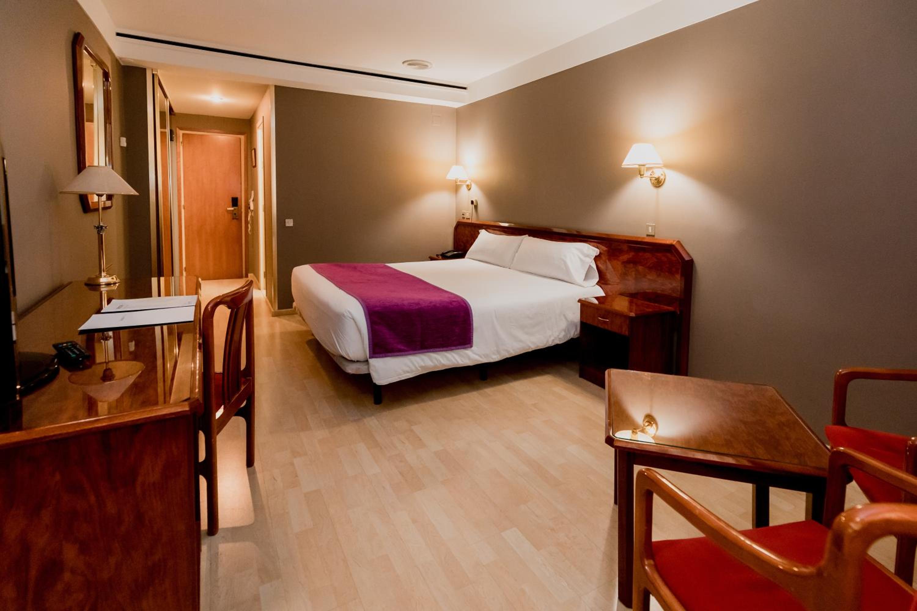 Room, Single