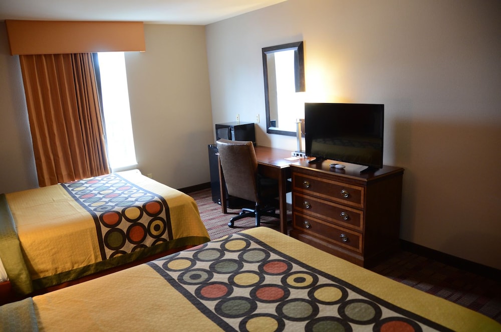 Super 8 by Wyndham Louisville/Expo Center 15/32