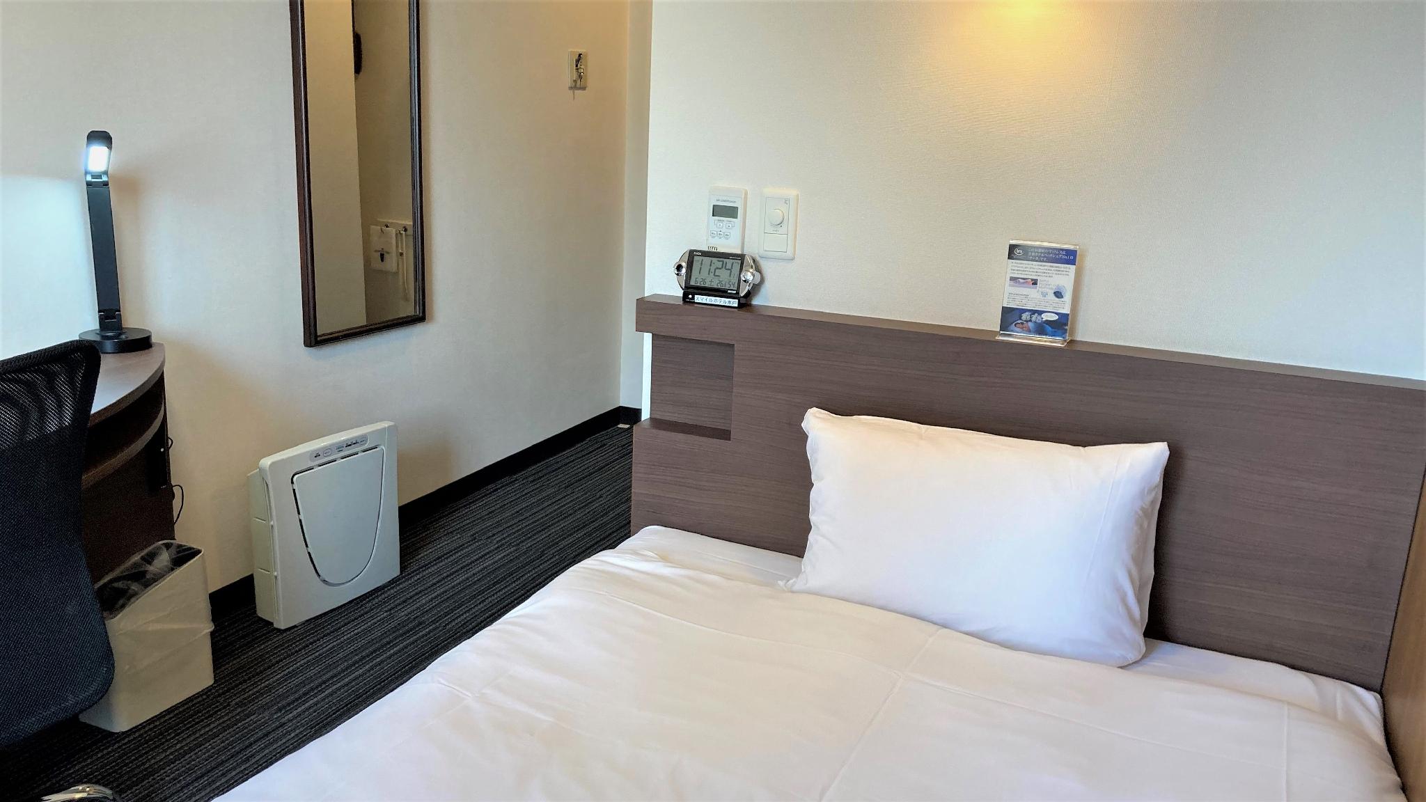 Room, Single, Semi Double Bed