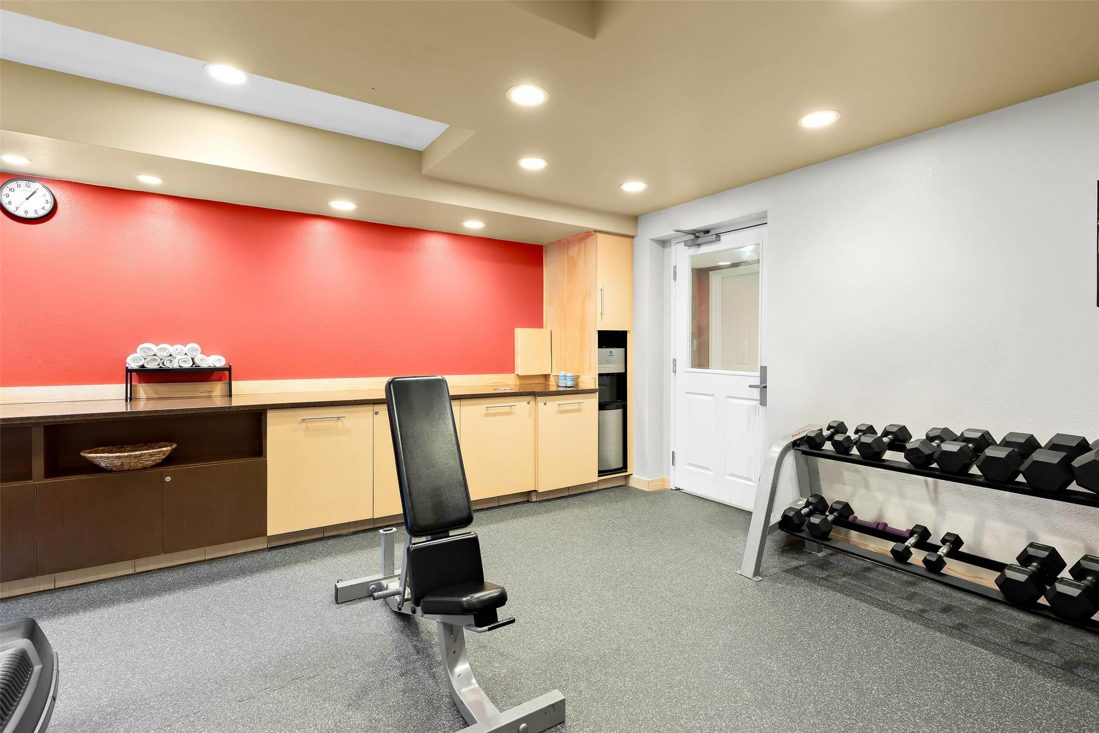 MainStay Suites Middleburg Heights Cleveland Airport 19/42