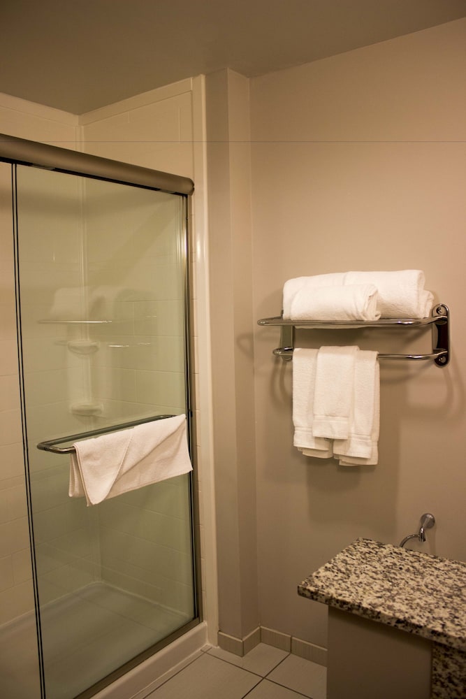 Holiday Inn Express Suites Tahlequah 19/46