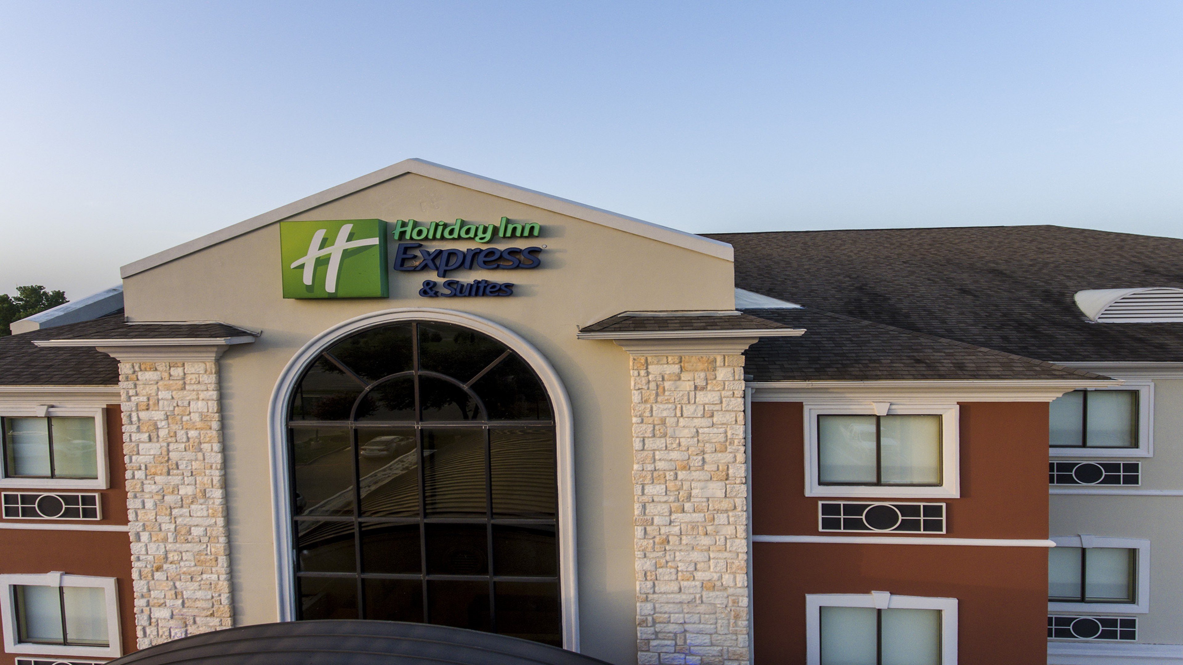 Holiday Inn Express Hotel Suites Mount Pleasant 2/61