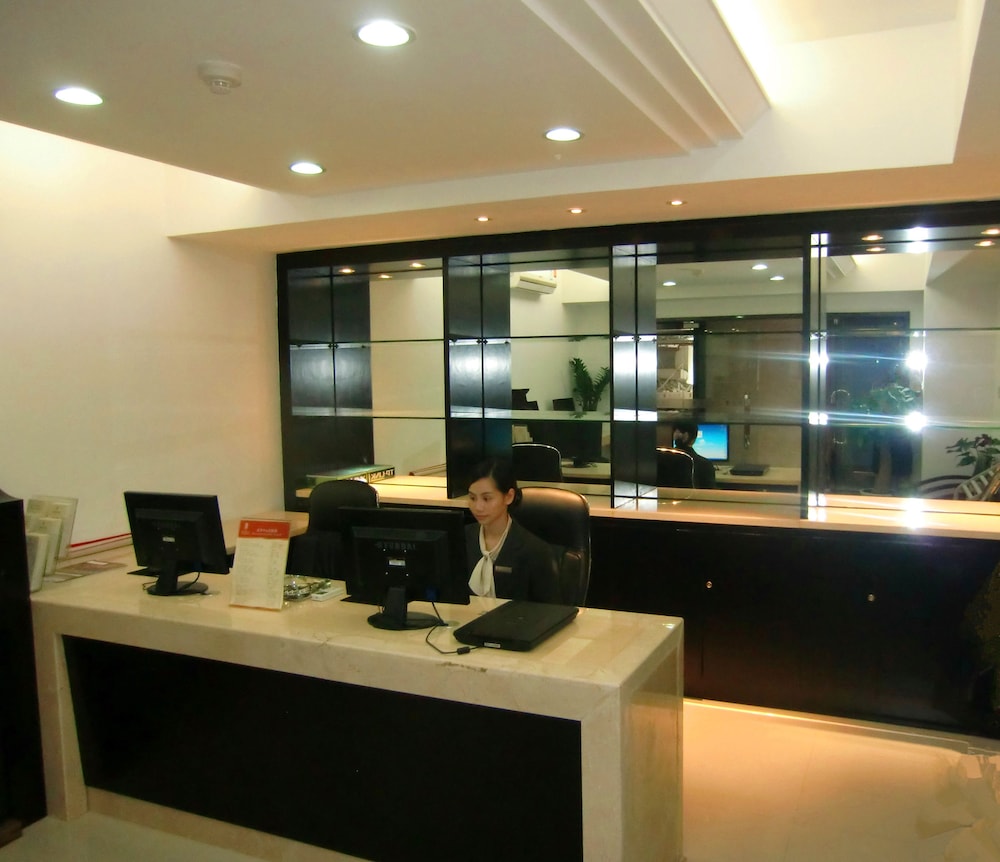 Libo Business Hotel 13/17