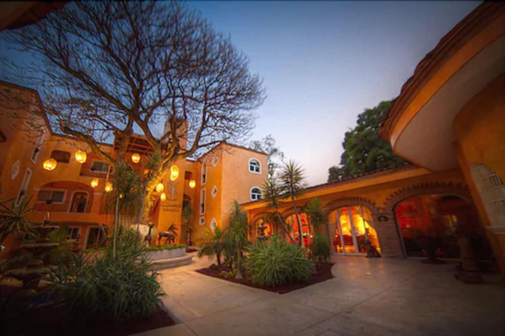 EL CHANTE SPA HOTEL 5/50