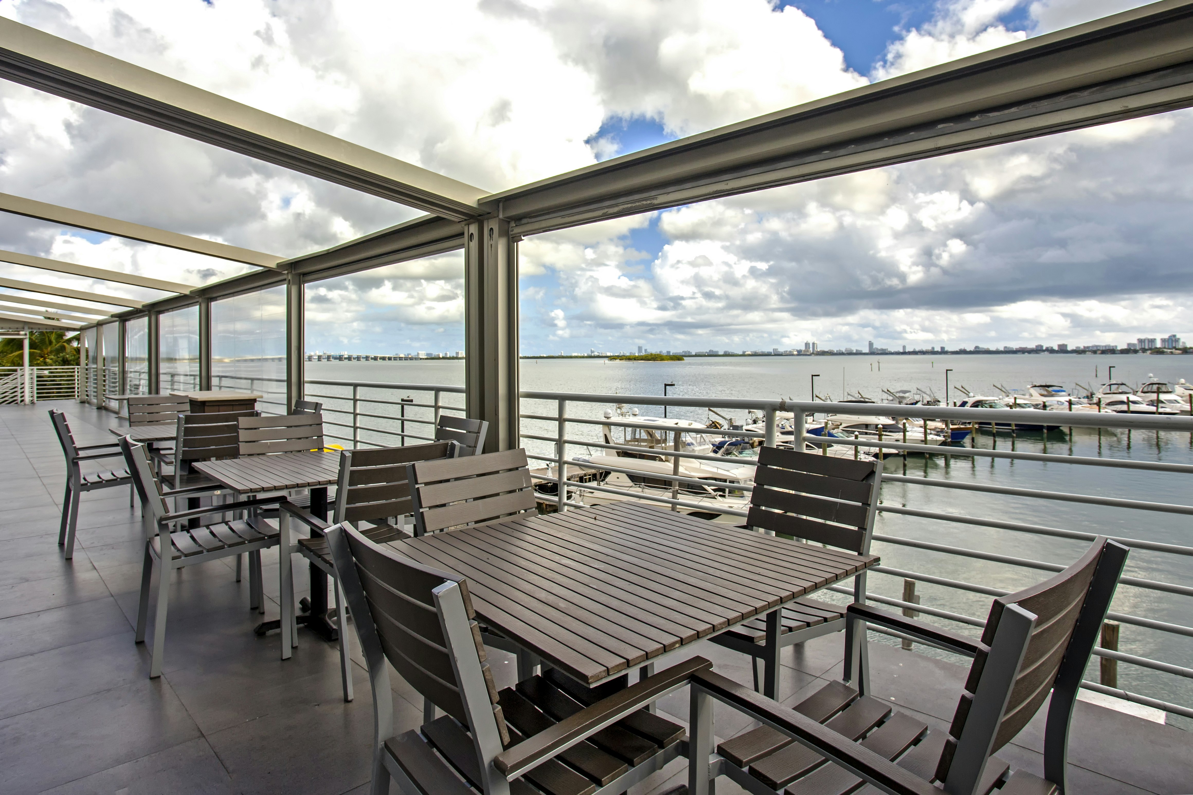 Doubletree By Hilton Grand Hotel Biscayne Bay 48/67