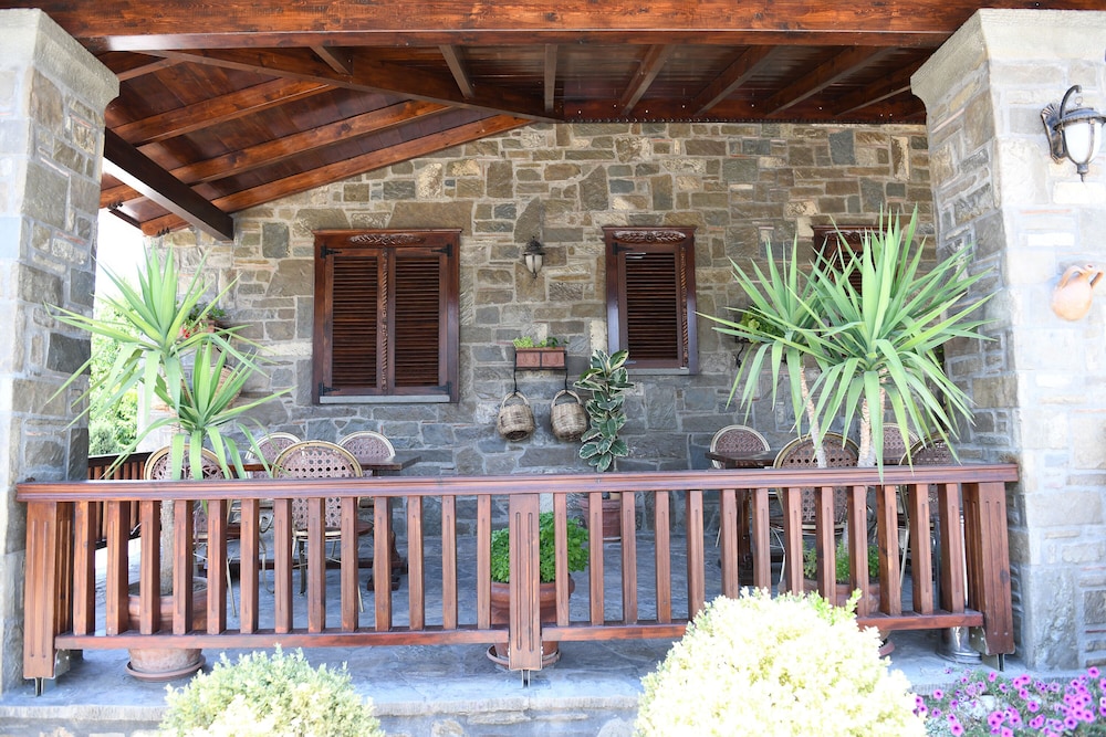 Hotel Kaceli 12/76