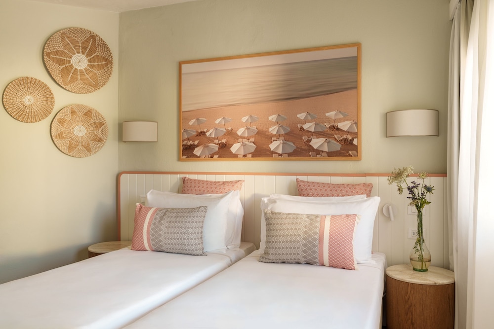 غرفة كلاسيكية عائلية بسرير مزدوج، Chia Laguna - Hotel Village 8/10