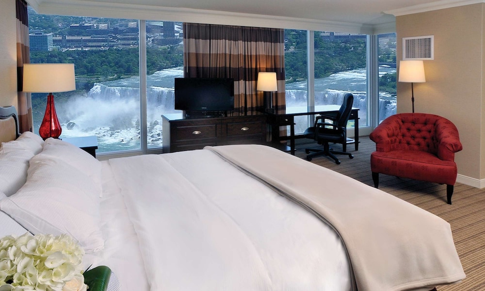 Hilton Niagara Falls/ Fallsview Hotel and Suites 30/49