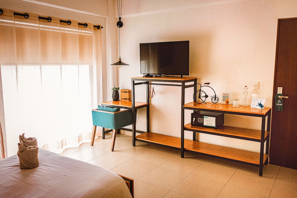 Nomads Hotel Hostel And Bar 42/55
