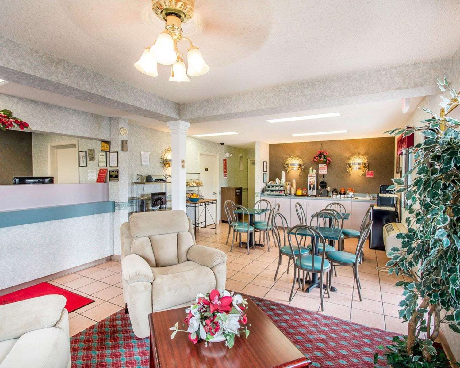 Econo Lodge Dothan West 8/20