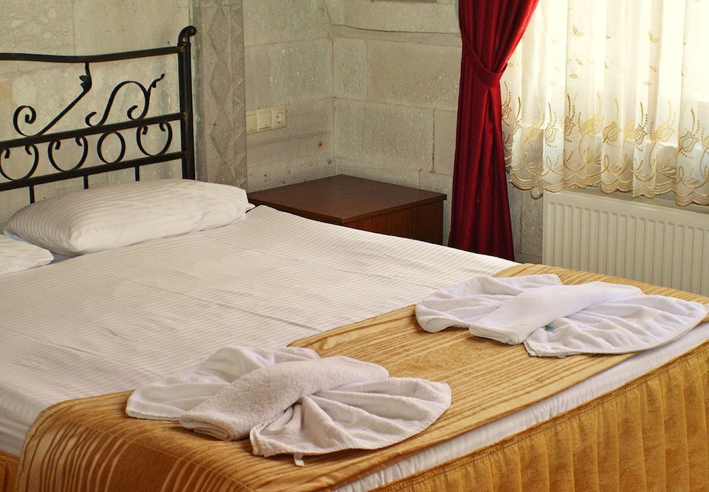 Cappadocia Stone Palace 17/43