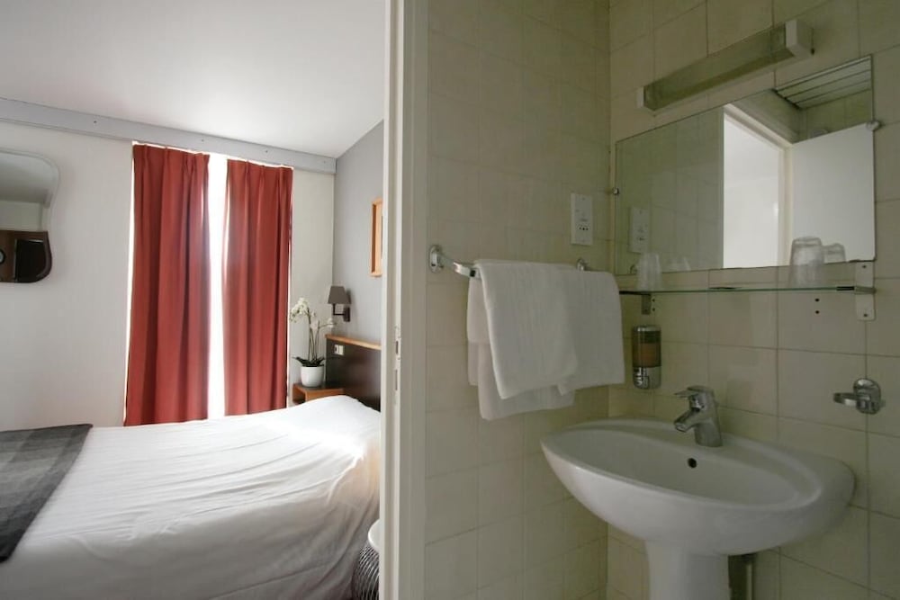 HOTEL DENFERT MONTPARNASSE 33/33