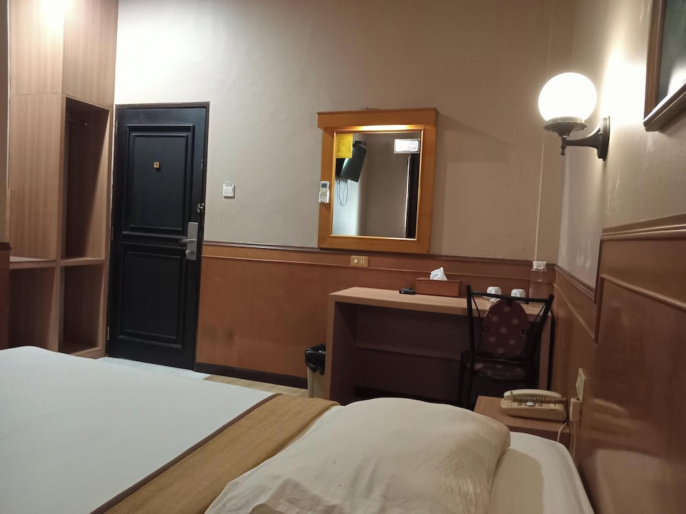 Violand Garden Hotel 8/23