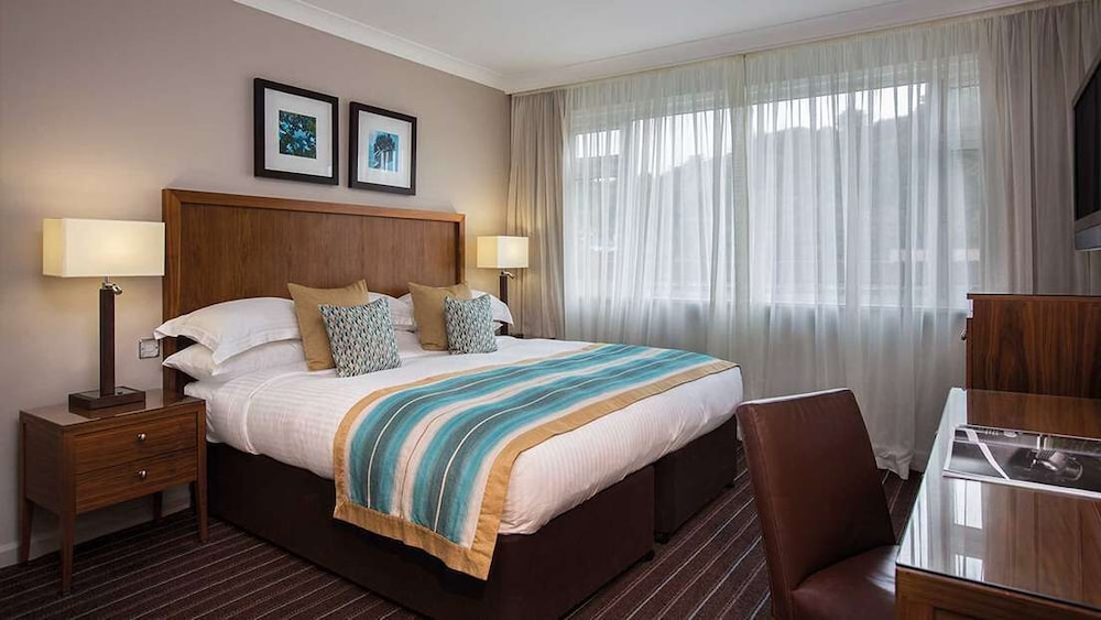 2 BEDROOMS, FAMILY SUITE