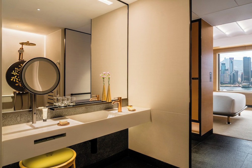 The Regent Hotel Ex Intercontinental Hong Kong 48/49