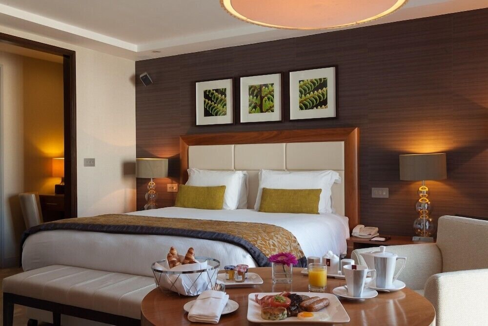The Kingsley Hotel 10/67