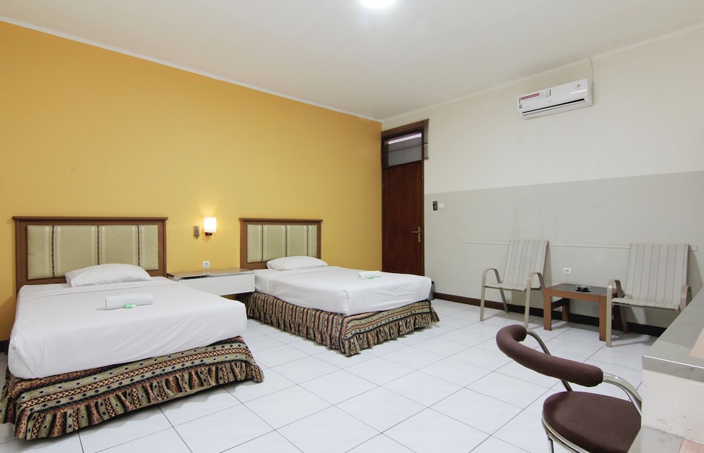 OYO 90103 Hotel Palem 6/24