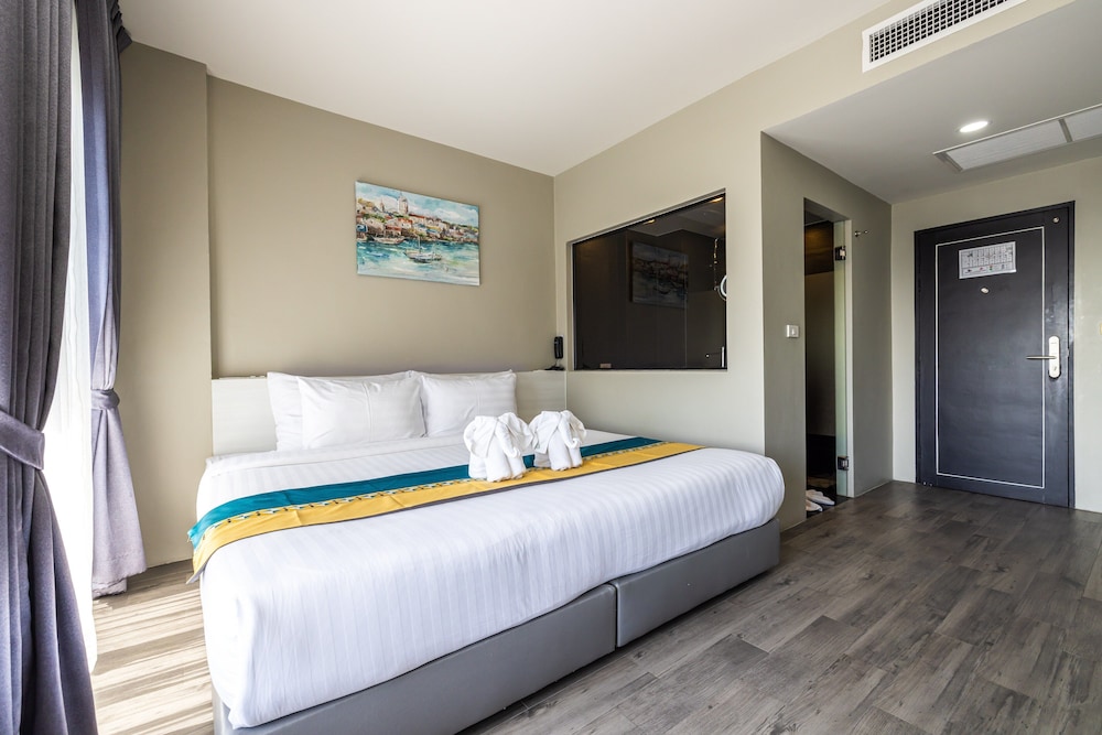 Kana Triple L Hotel 24/67