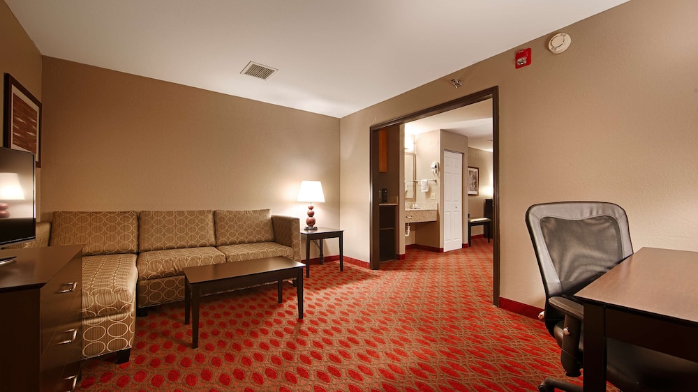 Baymont by Wyndham Brooklyn Center 27/40