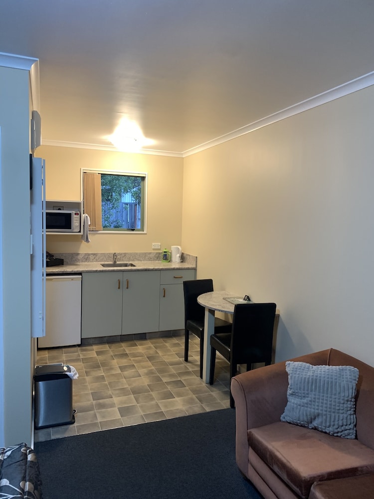 Aldan Lodge Motel 39/47