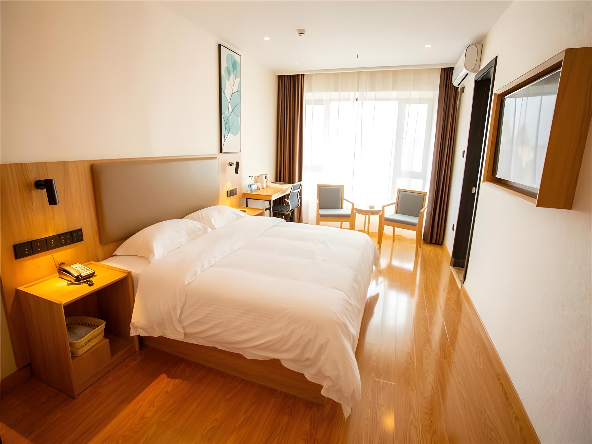Business, King Bed, Queen Bed
