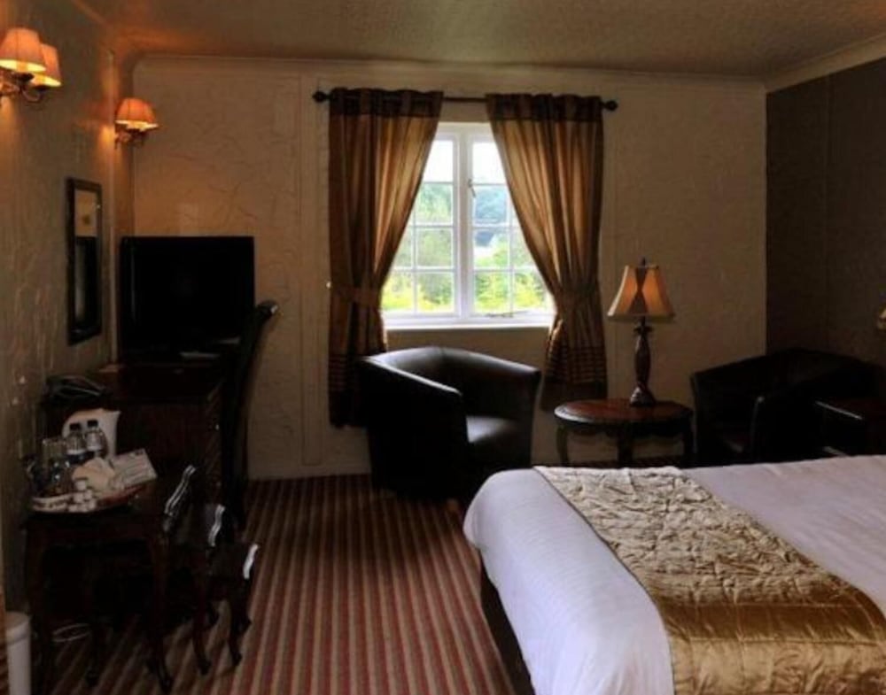 THE GEORGE HOTEL 28/47