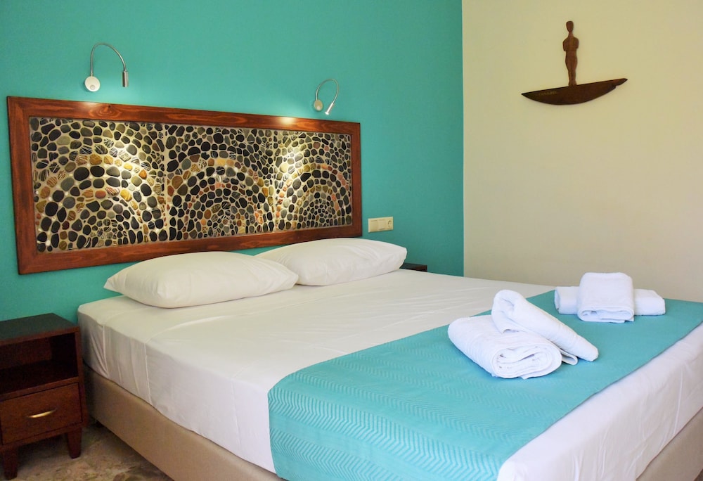 Aris Hotel Paleochora 23/42