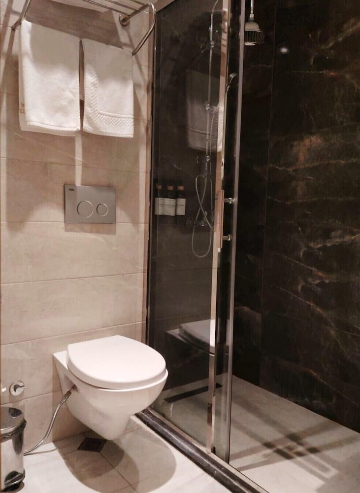 Regal Inn Hotel 47/50