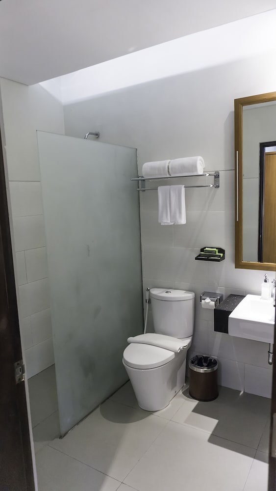 Grand Whiz Hotel Nusa Dua 13/75