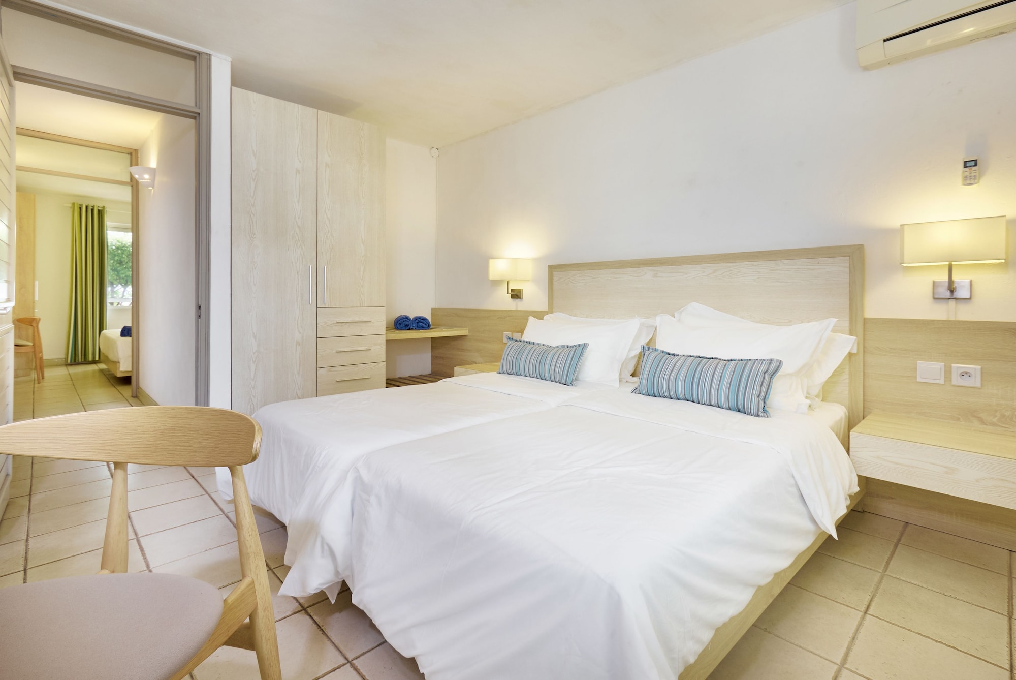2 BEDROOMS, APARTMENT, PARTIAL SEA VIEW, 2 BATHROOMS