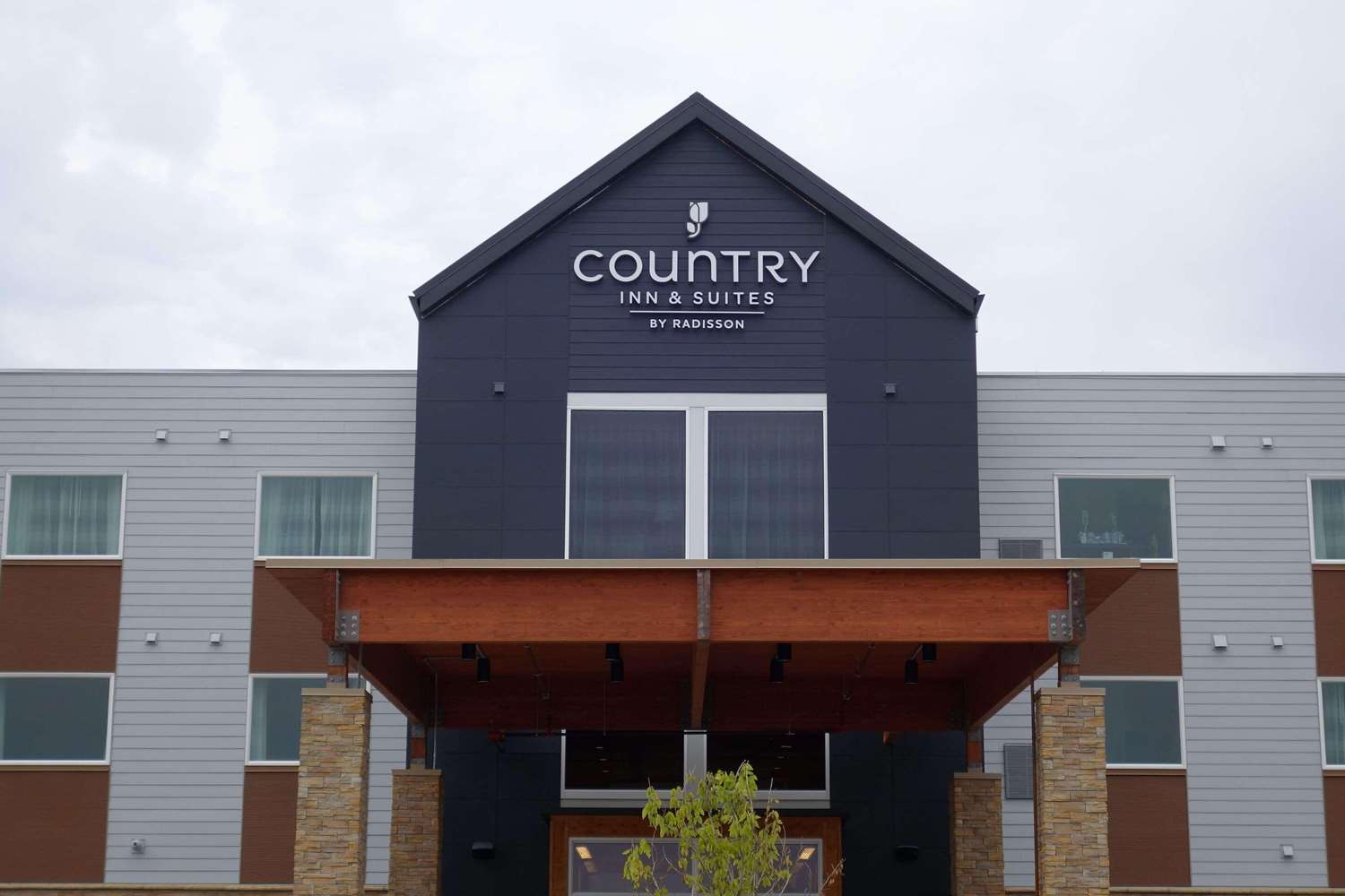 Country Inn & Suites by Radisson, Ft. Atkinson, WI 1/13