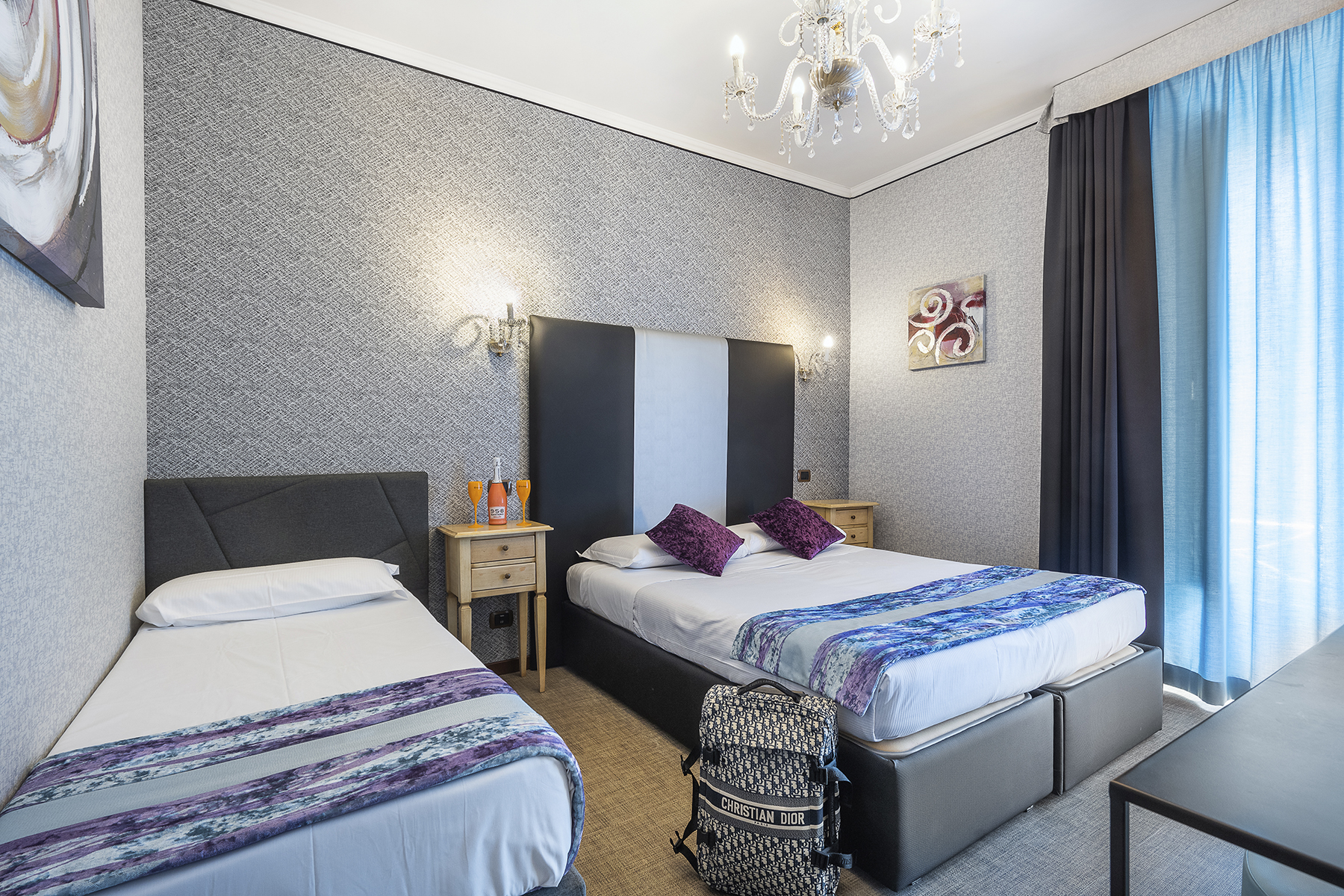 Room, Triple