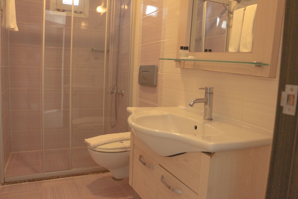 Hawaii Suite Beach Hotel 47/50