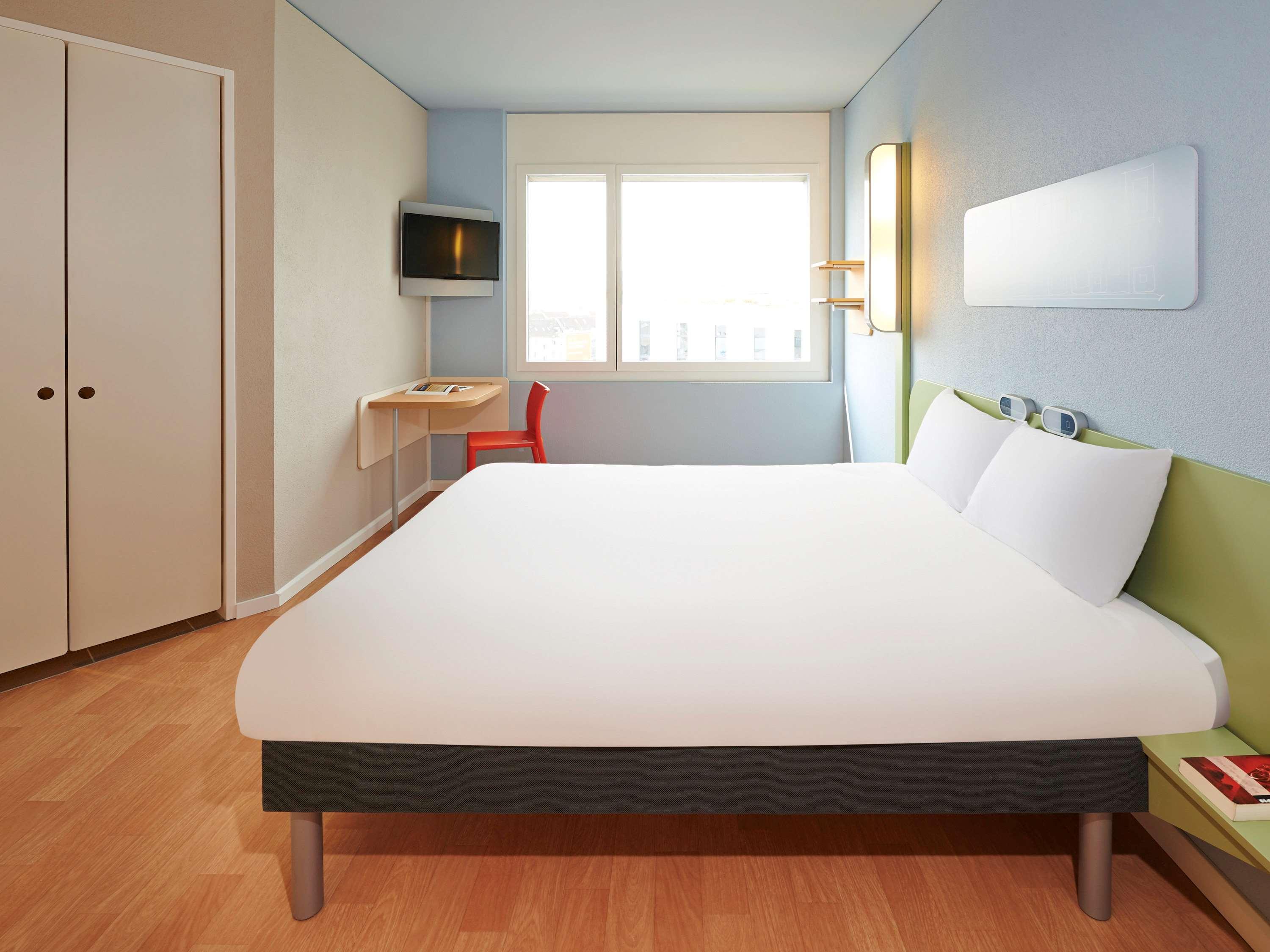 Room, Double Bed, Accessible