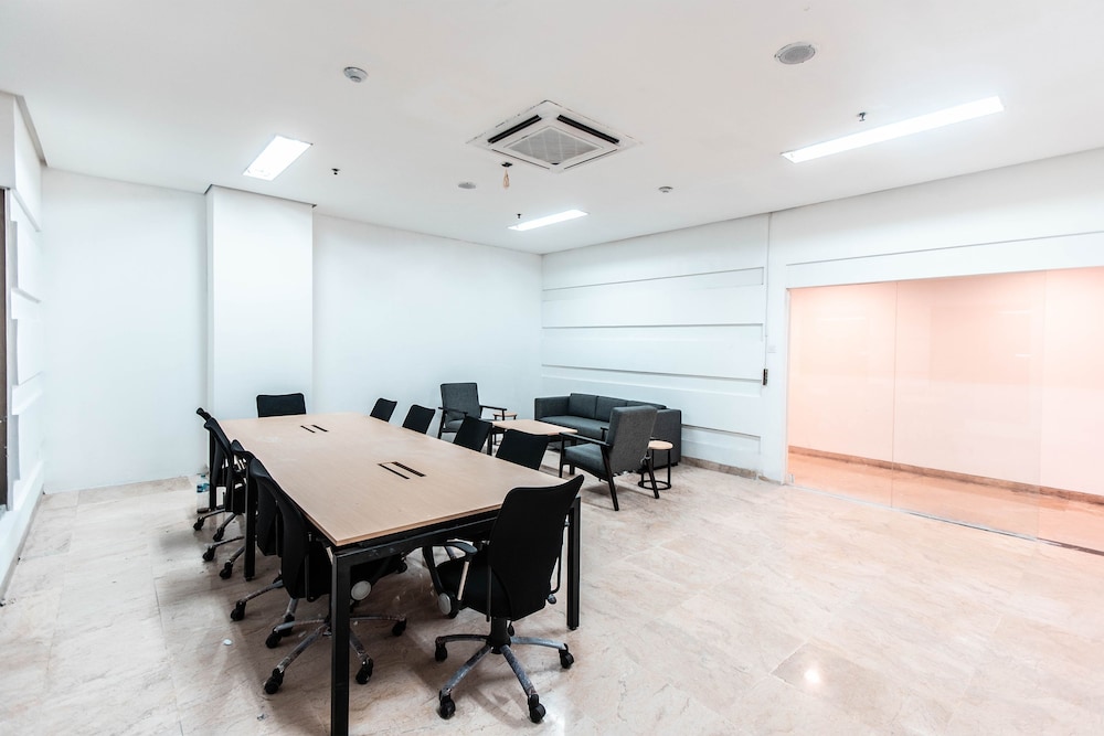 Super OYO Townhouse 1 Hotel Salemba 33/38