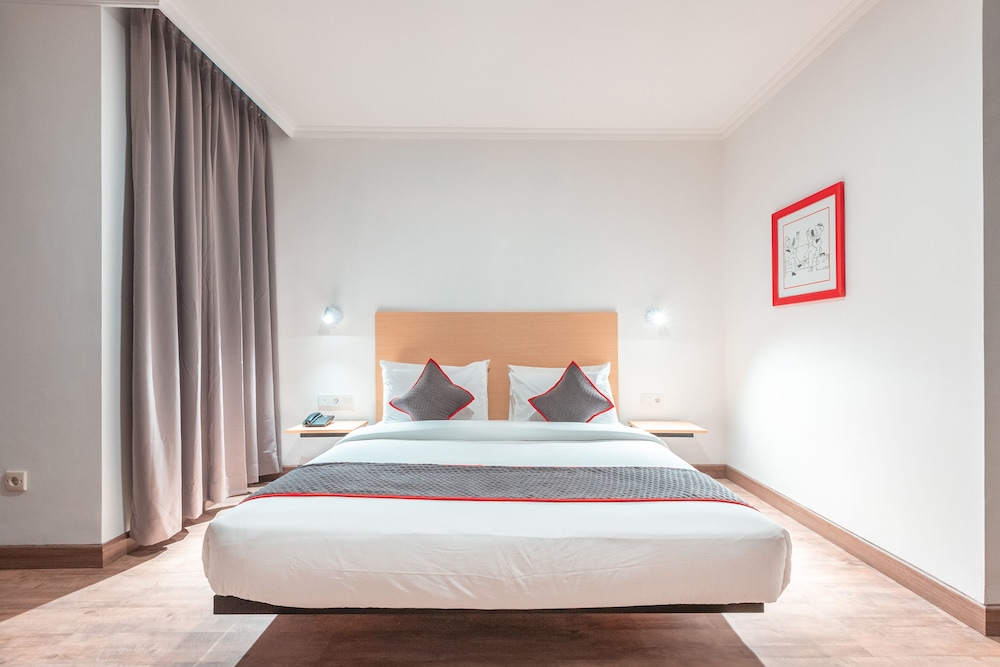 DELUXE, DOUBLE BED