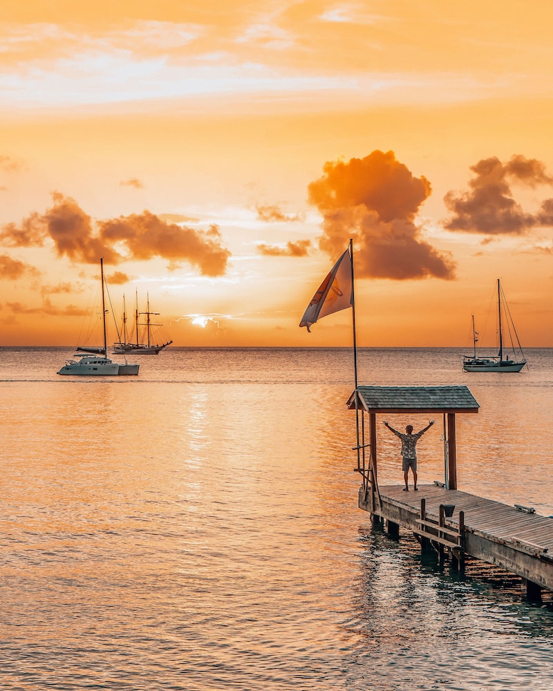 Bequia Beach Hotel 67/78