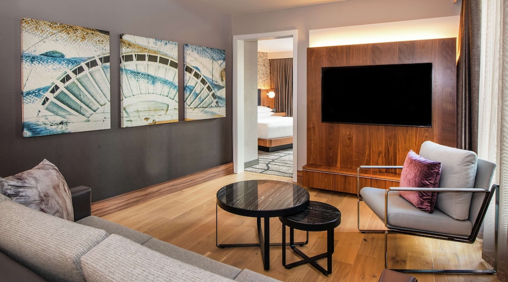 The Charter Hotel Seattle Curio Collection by Hilton 53/81