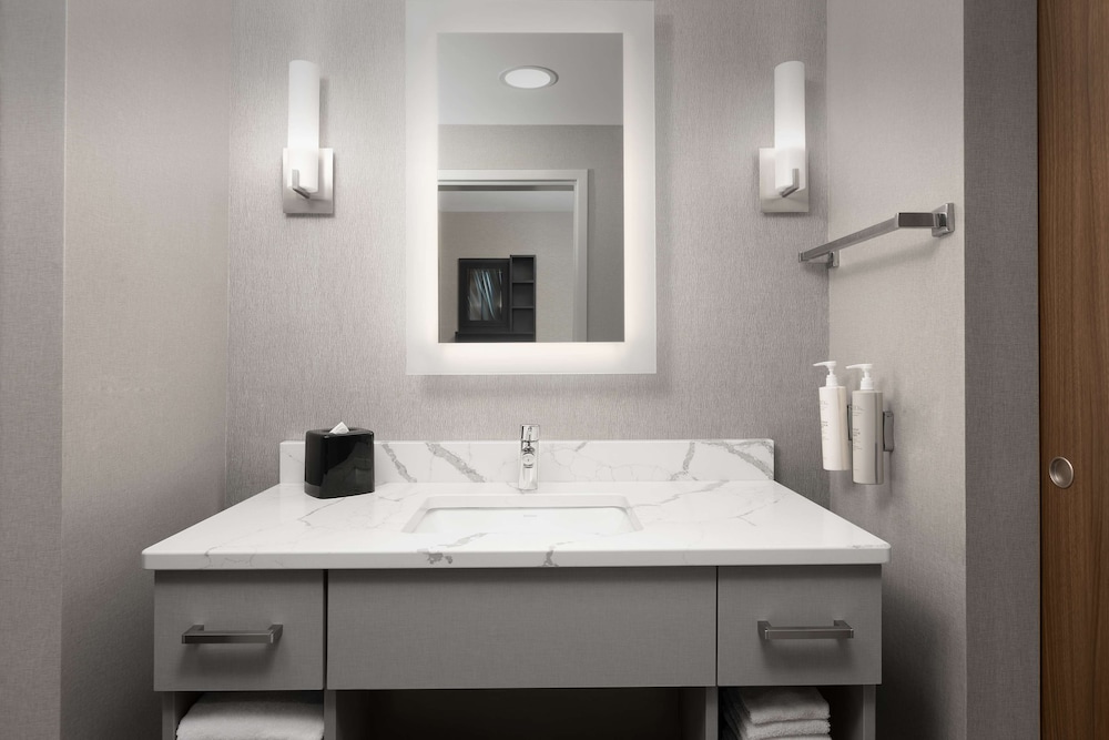 جناح بسريرين كوين، Homewood Suites by Hilton York 7/8
