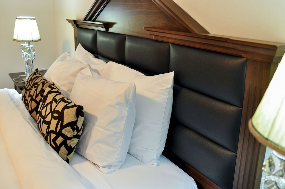 Caledonian Suites 55/63