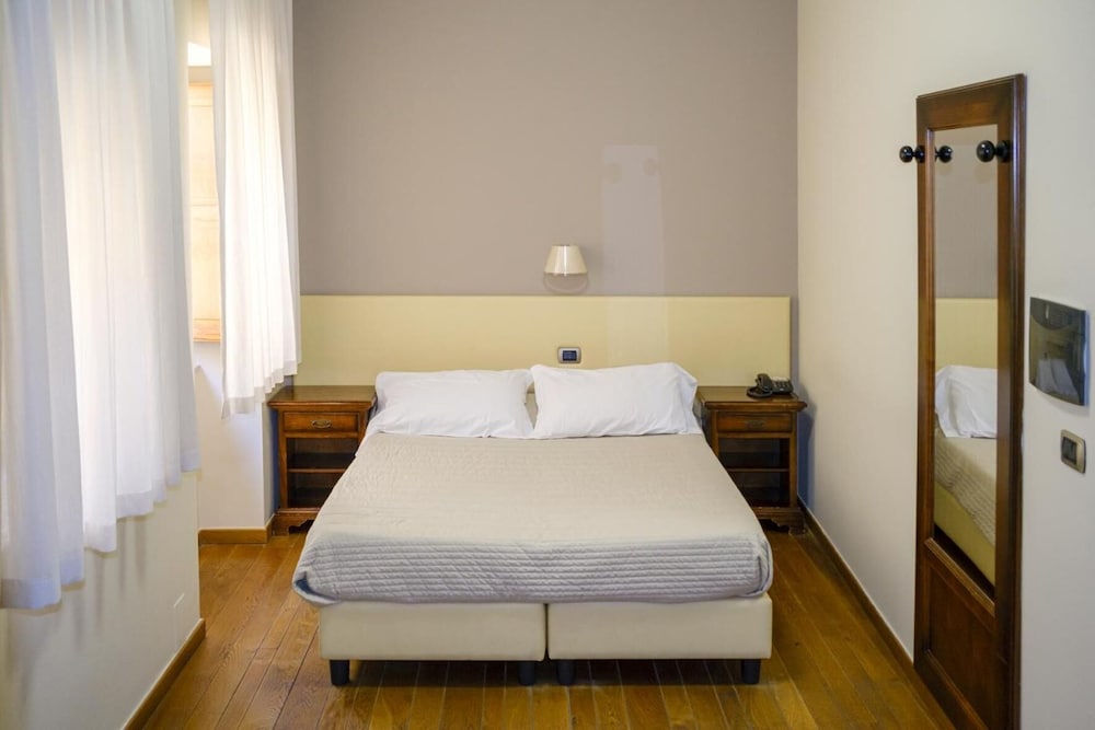 HOTEL MEDICI 7/41
