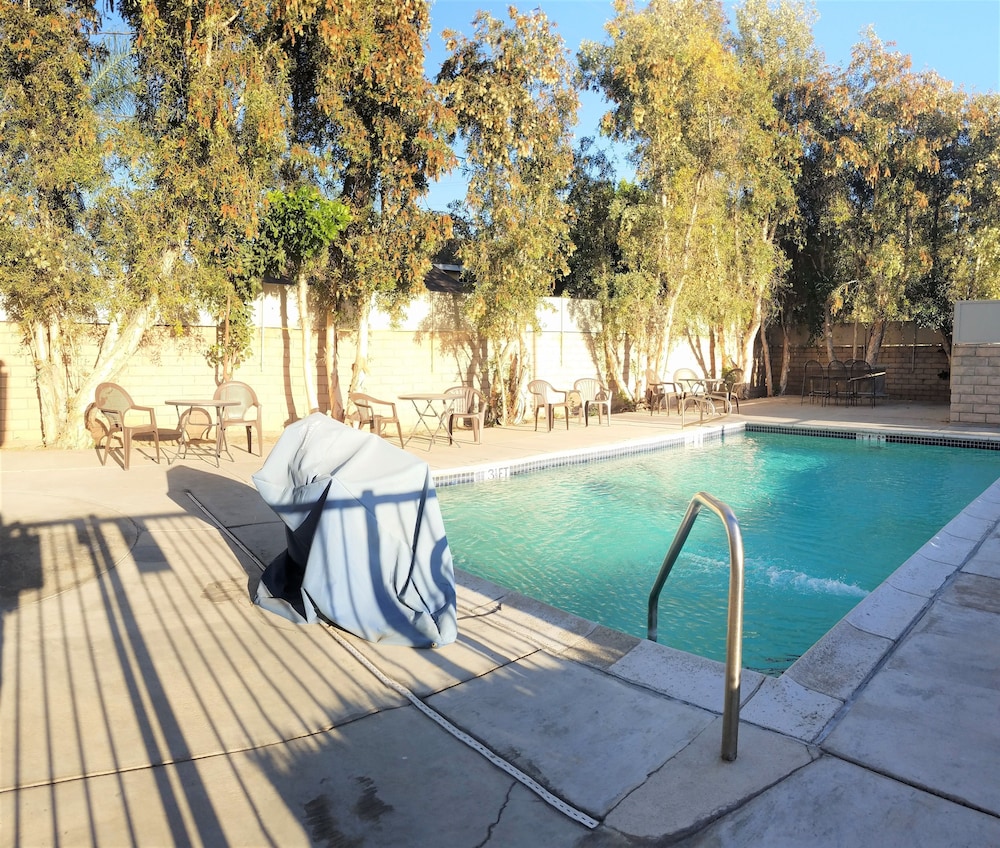 Guesthouse Inn Suites 37/63