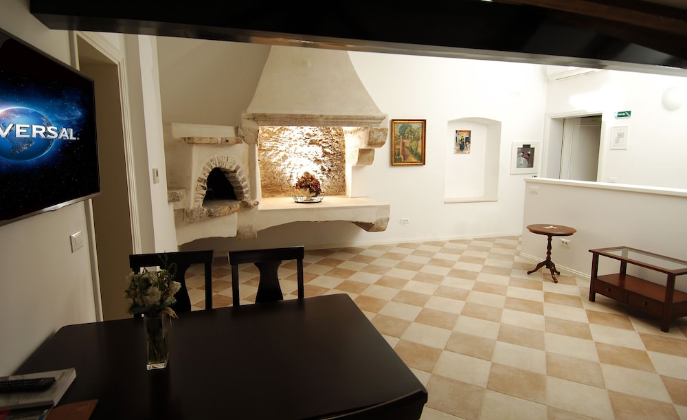SUNce Palace Apartments 39/48